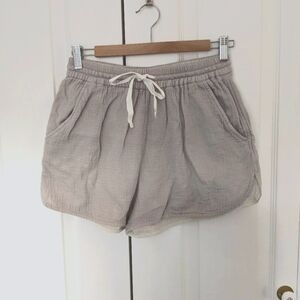 Aritzia - Wilfred High Waisted Shorts
